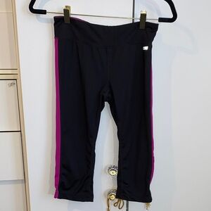 Black and Magenta Exercise Activewear Capri Leggings
